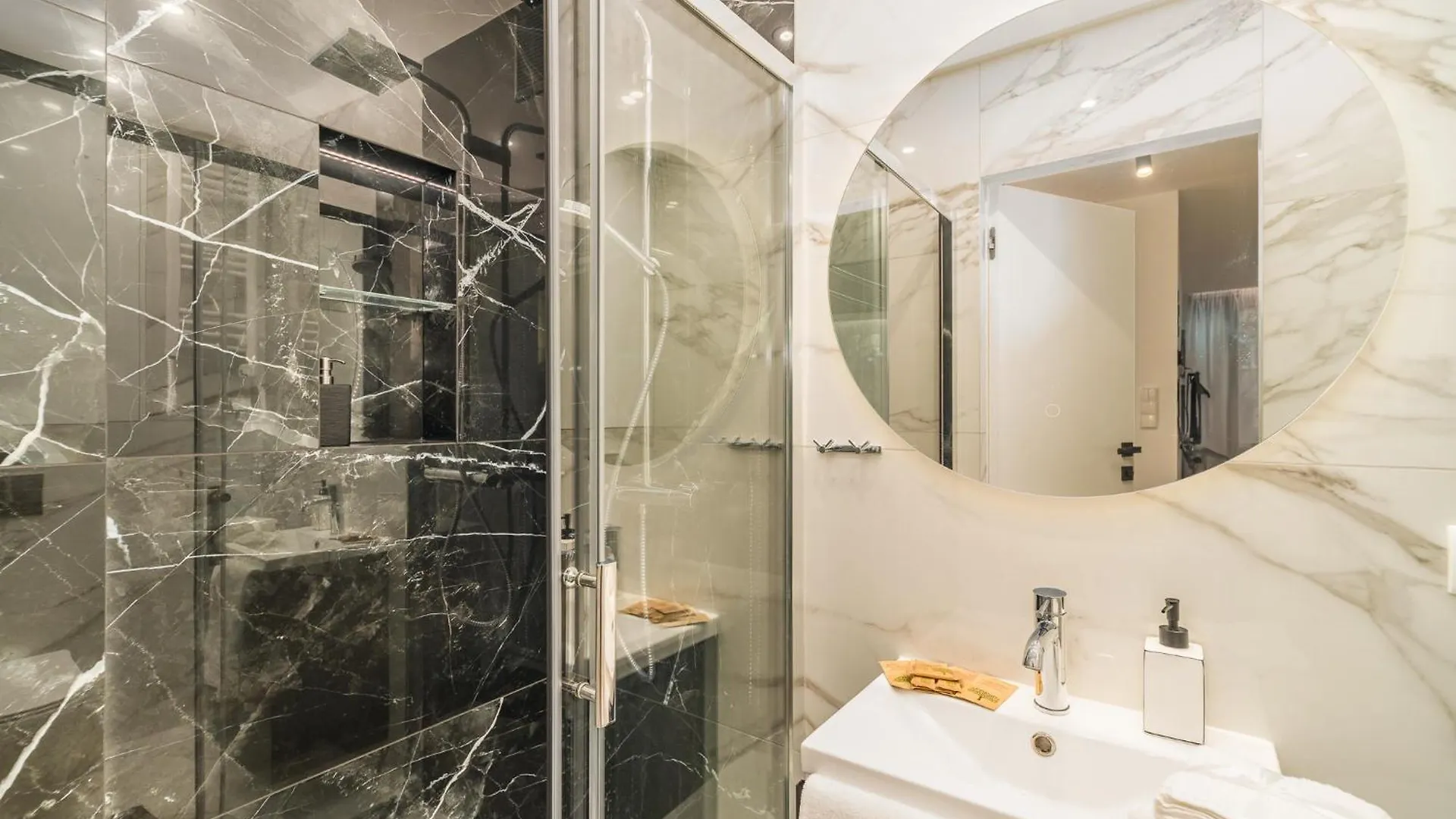 Pradnik Bialy Apt - Parks Nearby - By Rentujemy Krakow Apartment