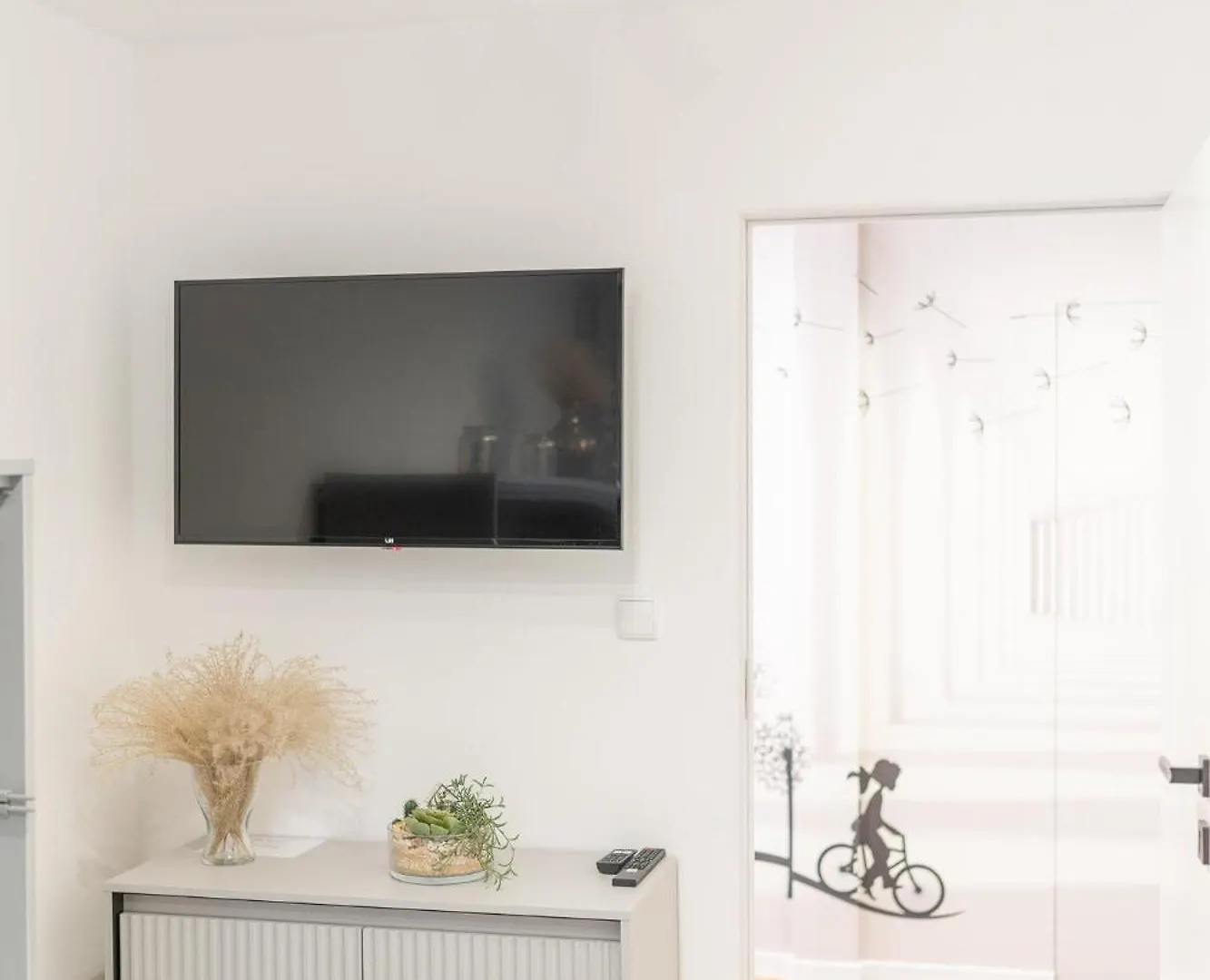 Apartment Pradnik Bialy Apt - Parks Nearby - By Rentujemy Krakow Poland