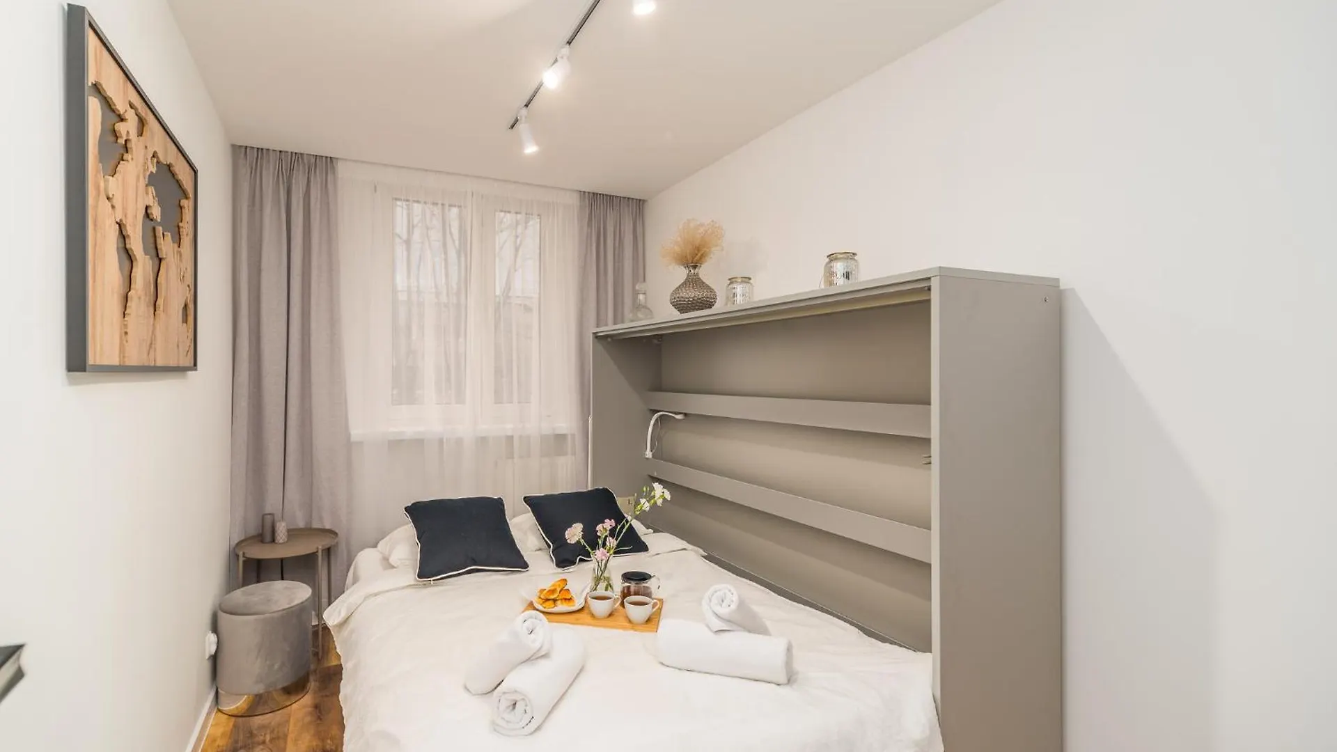 Pradnik Bialy Apt - Parks Nearby - By Rentujemy Krakow 0*,